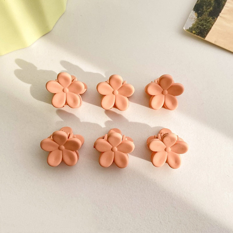 6Pcs/Bag Cute Mini Flower Crab Hair Clip Small Heart Acrylic Hair Claw Clips for Girls Women Children Barrettes Hair Accessories